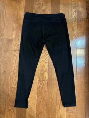 Black Fabletics Leggings size women’s medium